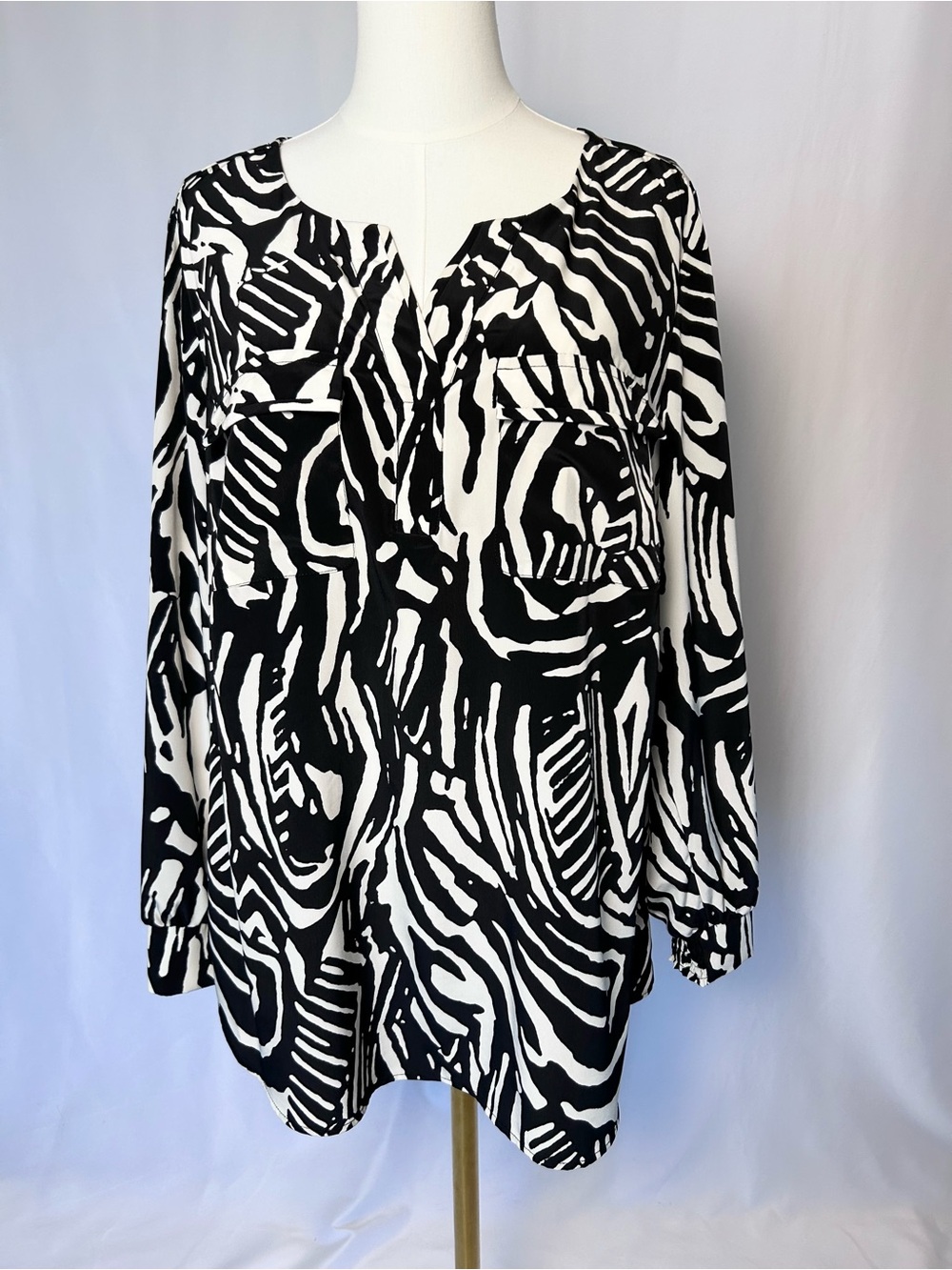 Valerie Stevens Womens Zebra Abstract Print Blouse 1X Black White Long Sleeve